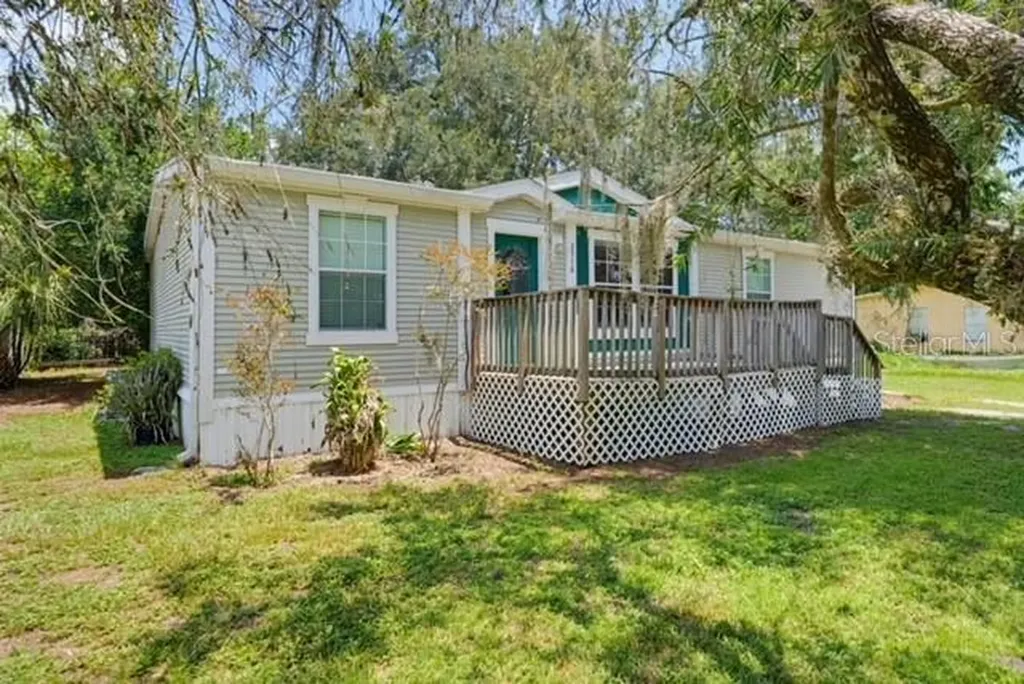 2516 Mobilaire Drive Lutz FL 33559