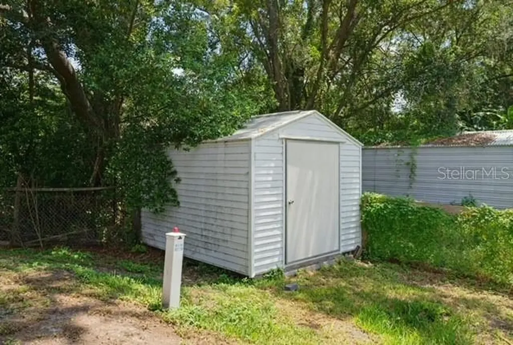 2516 Mobilaire Drive Lutz FL 33559
