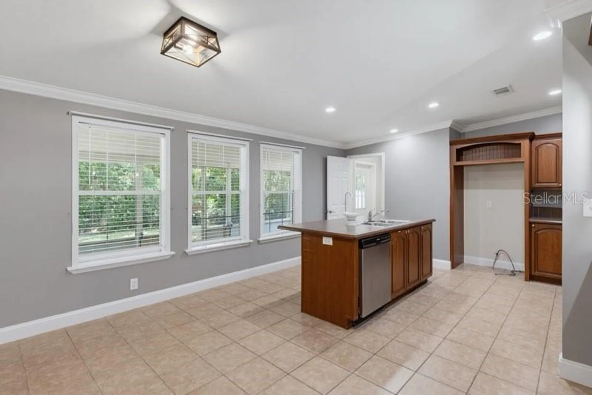 2516 Mobilaire Drive Lutz FL 33559