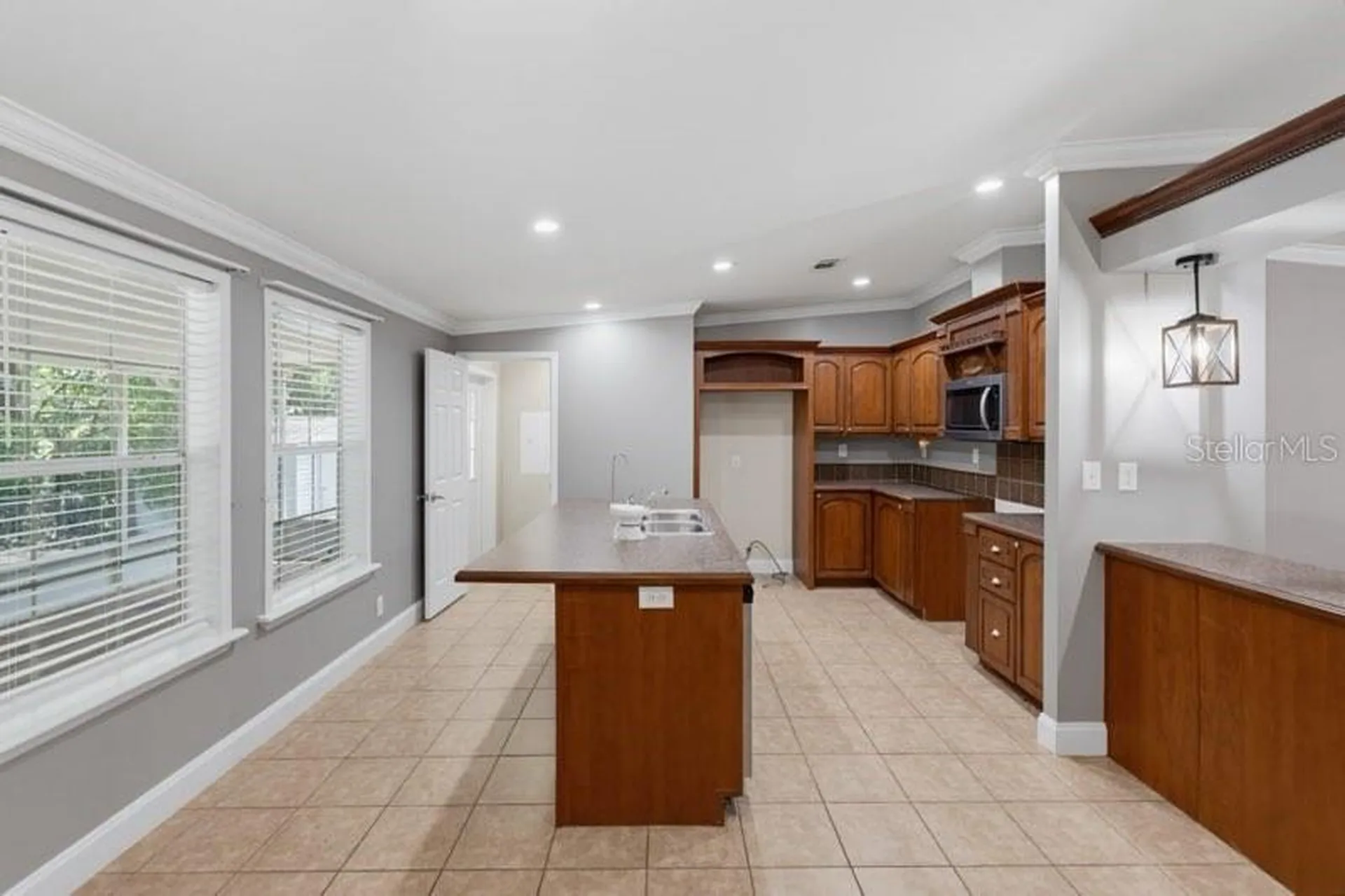 2516 Mobilaire Drive Lutz FL 33559