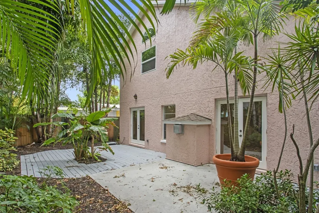 3617 W Tacon Street Tampa FL 33629