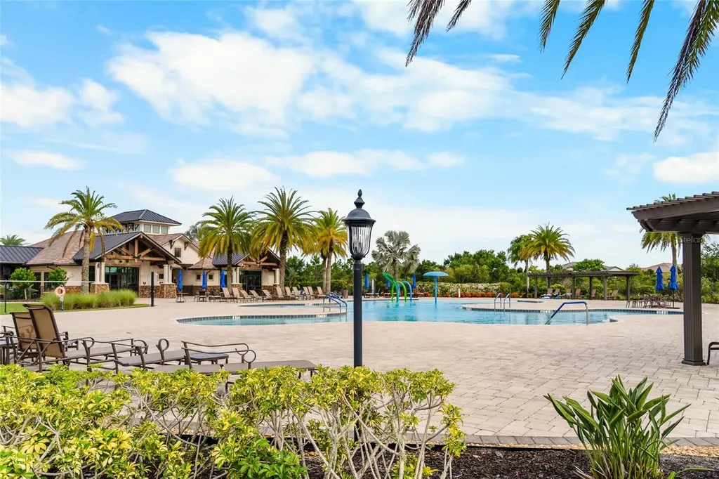 7342 Divot Loop Lakewood Ranch FL 34202