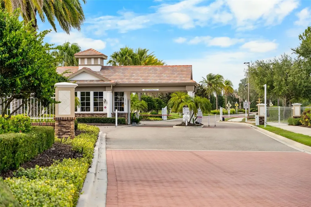 7342 Divot Loop Lakewood Ranch FL 34202