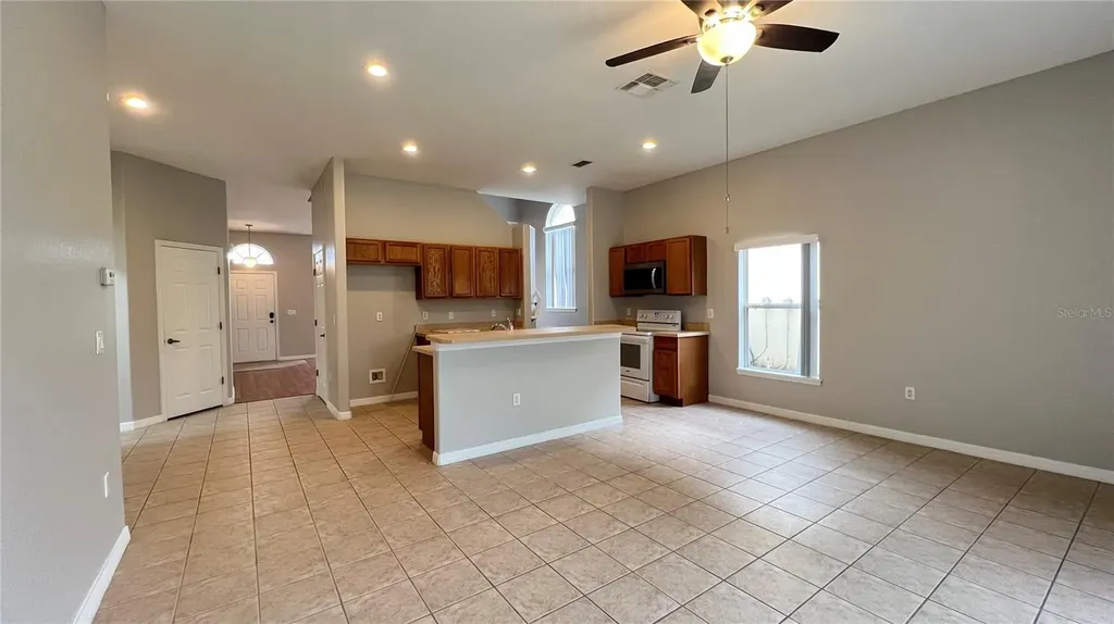 143 Vizcay Way Davenport FL 33837