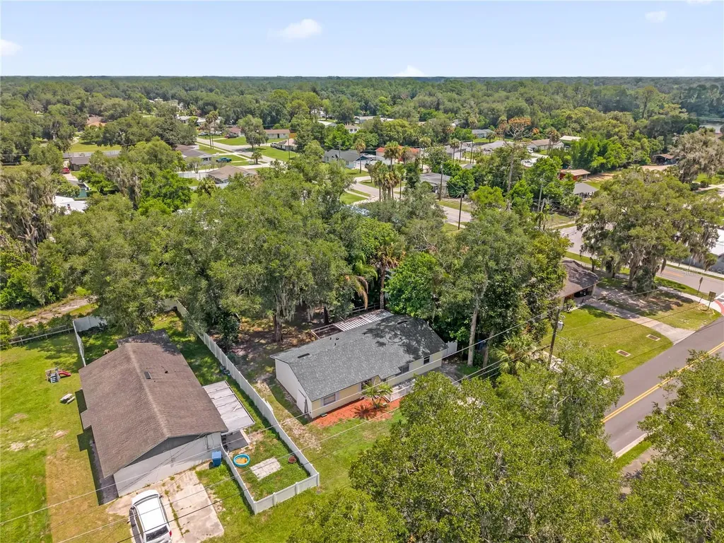 1349 E Wisconsin Avenue Deland FL 32724