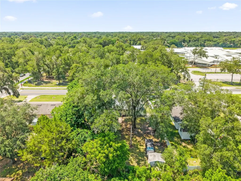 1349 E Wisconsin Avenue Deland FL 32724