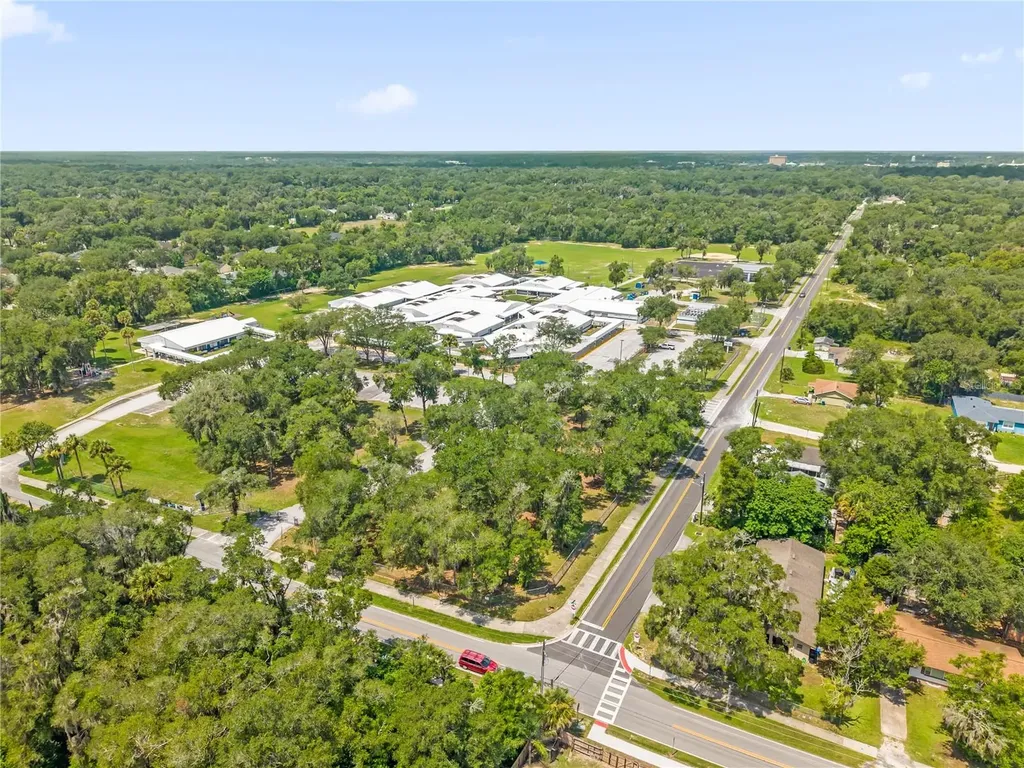 1349 E Wisconsin Avenue Deland FL 32724