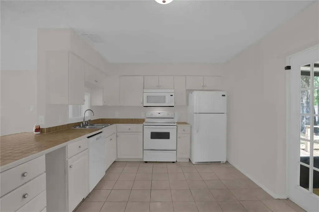 1349 E Wisconsin Avenue Deland FL 32724