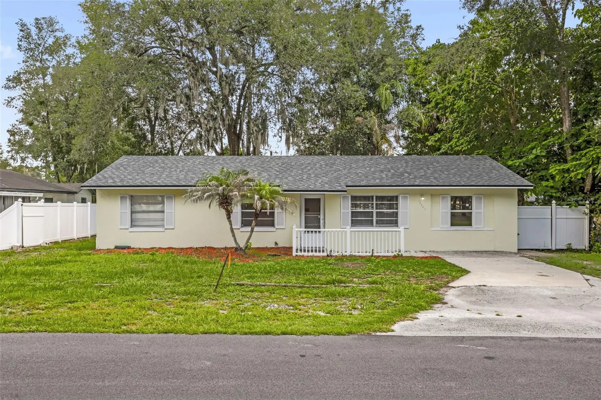1349 E Wisconsin Avenue Deland FL 32724
