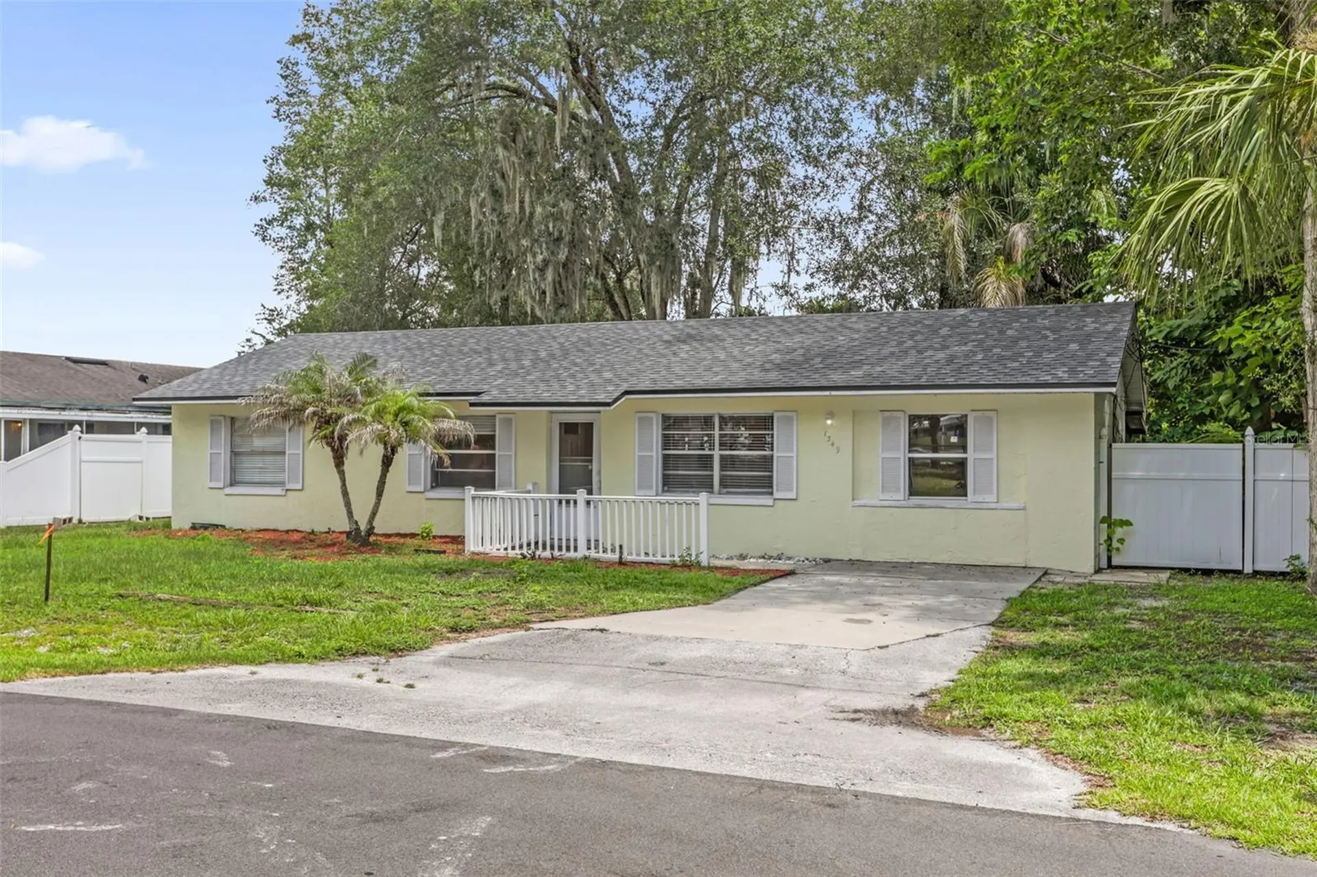 1349 E Wisconsin Avenue Deland FL 32724