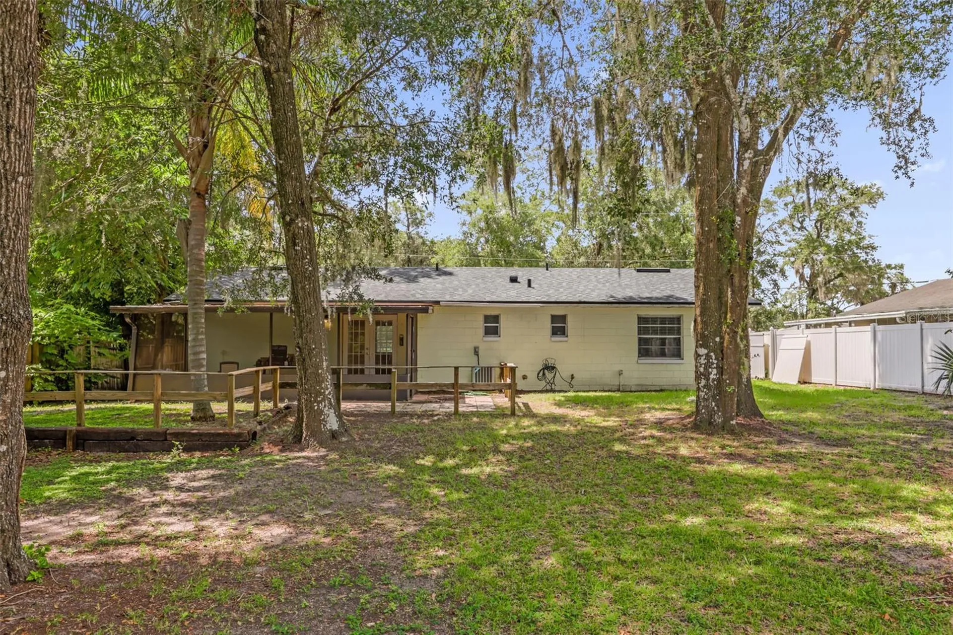 1349 E Wisconsin Avenue Deland FL 32724