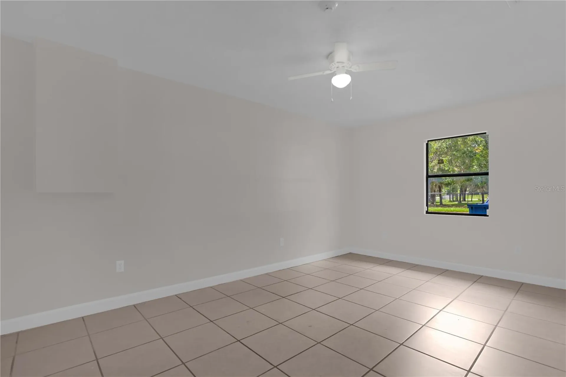 1349 E Wisconsin Avenue Deland FL 32724