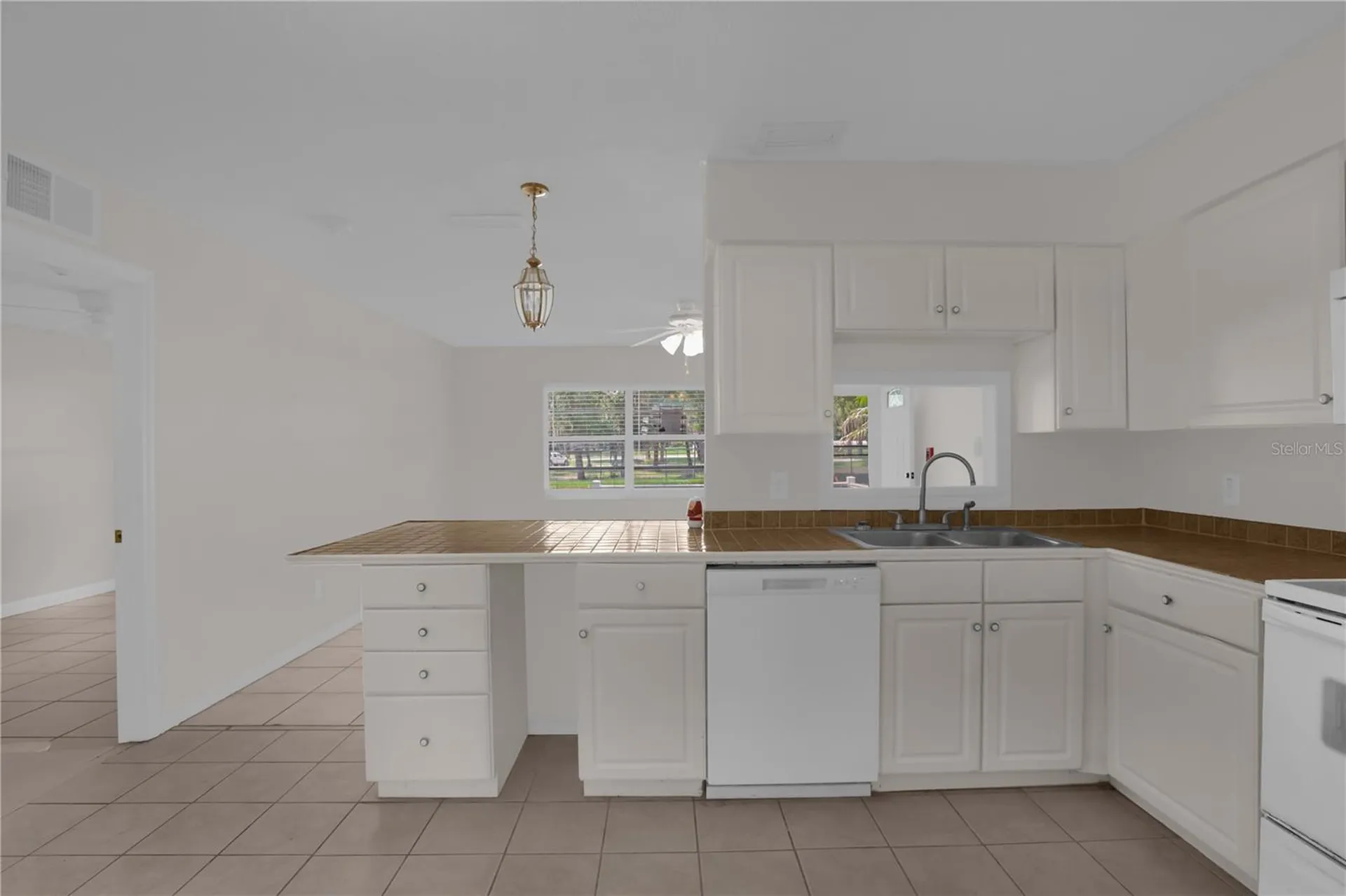 1349 E Wisconsin Avenue Deland FL 32724