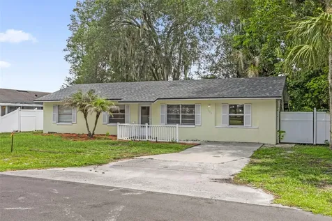 1349 E Wisconsin Avenue Deland FL 32724
