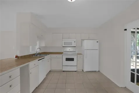 1349 E Wisconsin Avenue Deland FL 32724