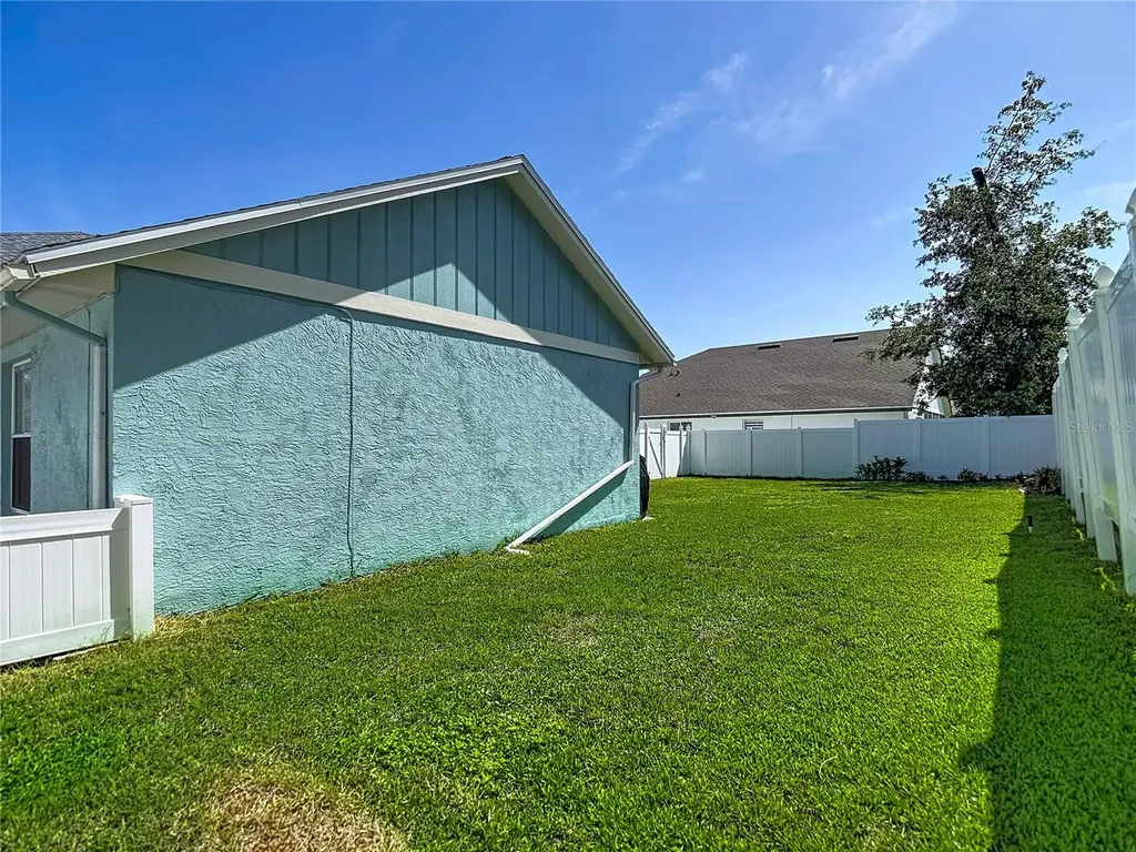 28726 Creekwood Drive Wesley Chapel FL 33545