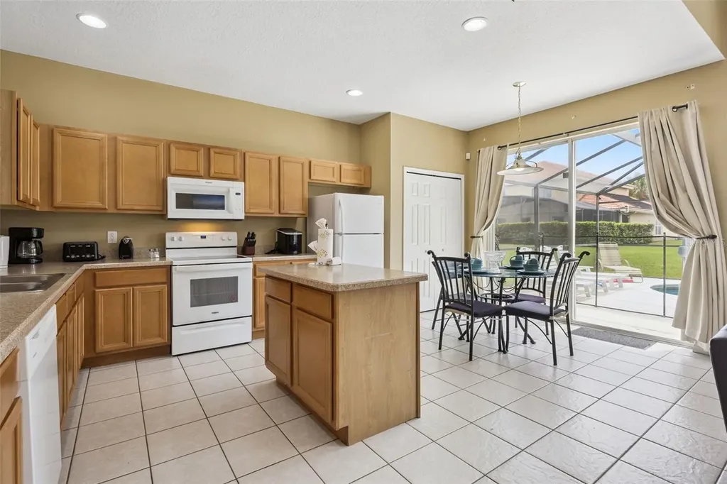 120 Saragossa Avenue Davenport FL 33897