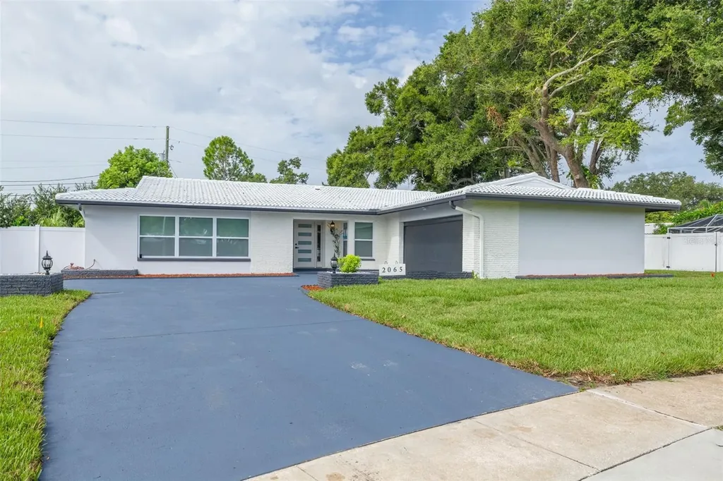 2065 Envoy Court Clearwater FL 33764
