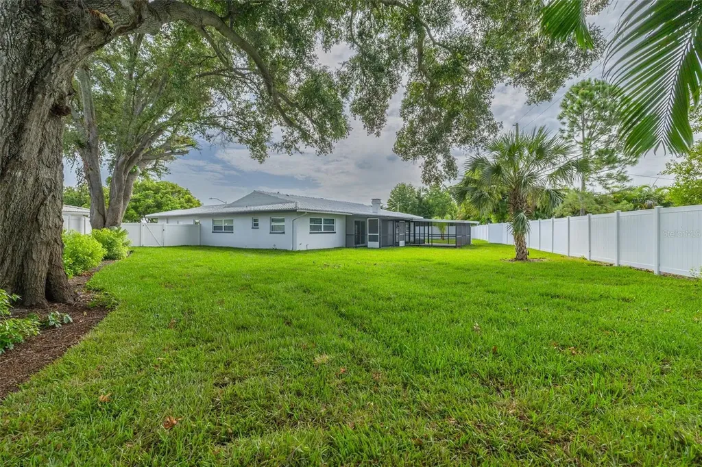 2065 Envoy Court Clearwater FL 33764