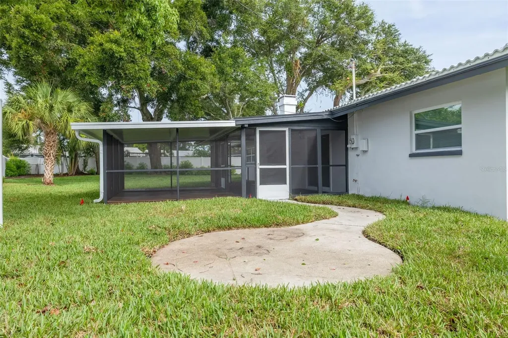 2065 Envoy Court Clearwater FL 33764