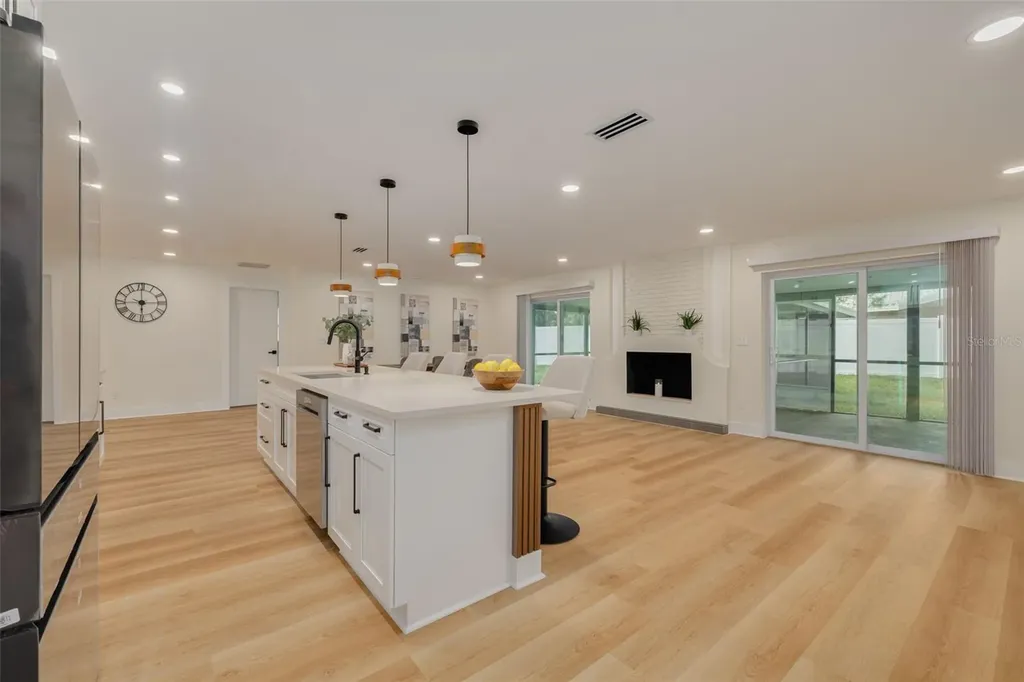2065 Envoy Court Clearwater FL 33764