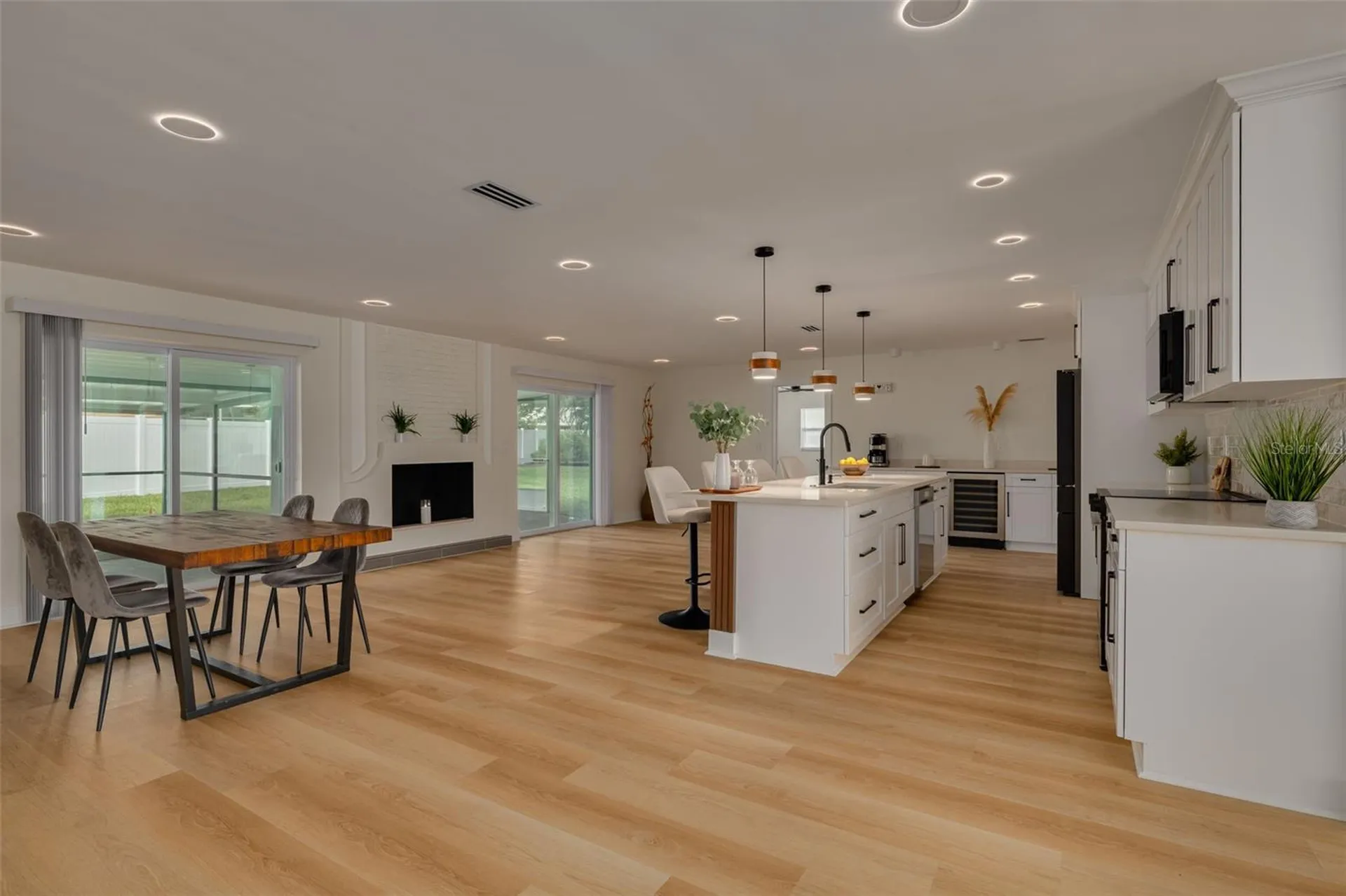 2065 Envoy Court Clearwater FL 33764