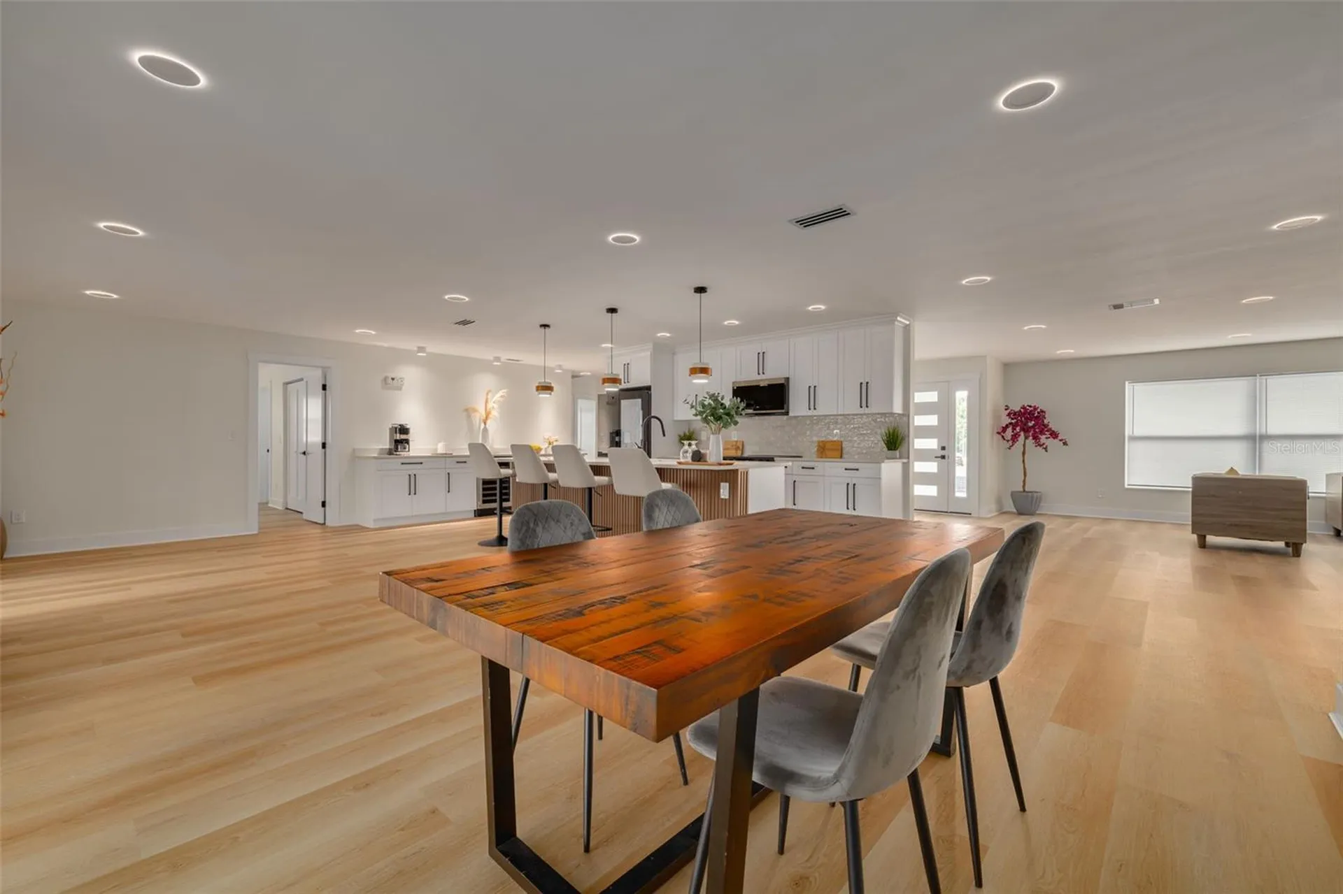 2065 Envoy Court Clearwater FL 33764