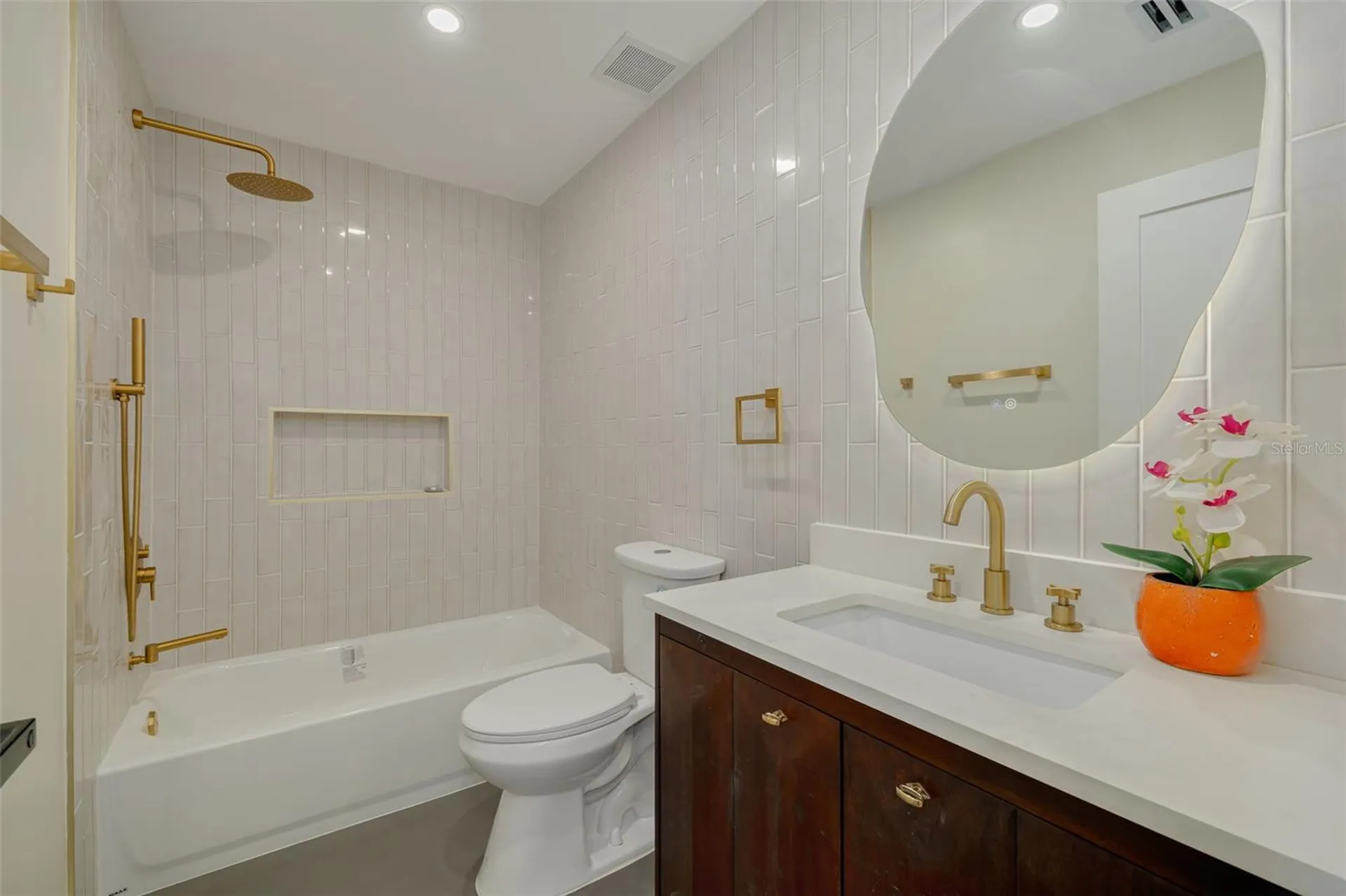 2065 Envoy Court Clearwater FL 33764