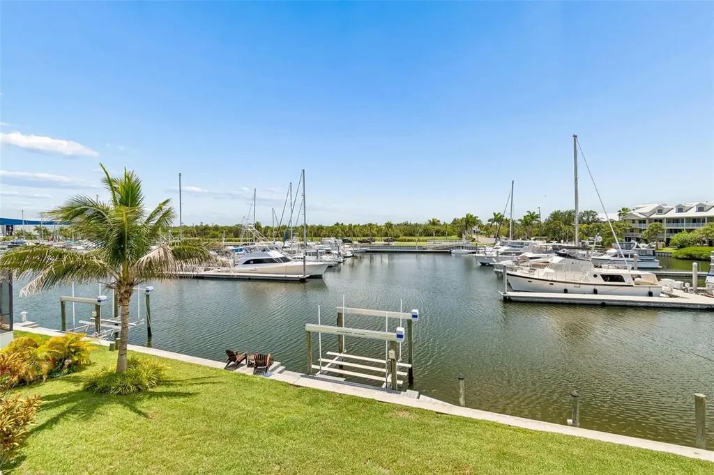 3036 Christophers Watch Lane Ruskin FL 33570