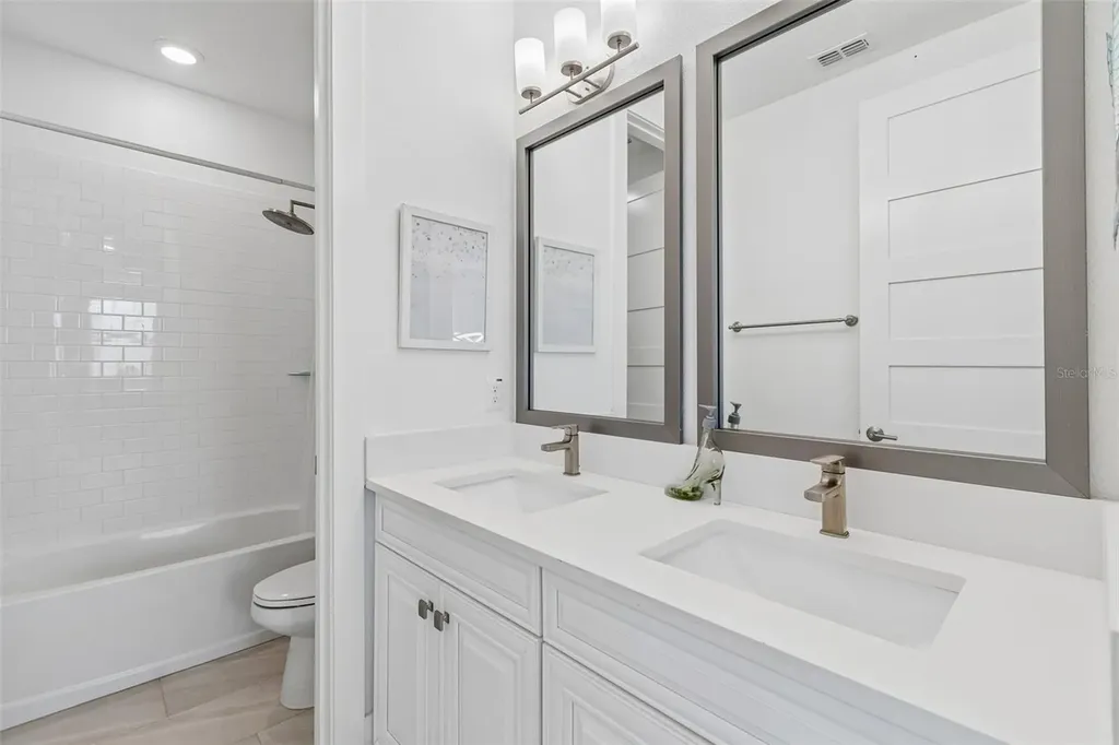 3036 Christophers Watch Lane Ruskin FL 33570