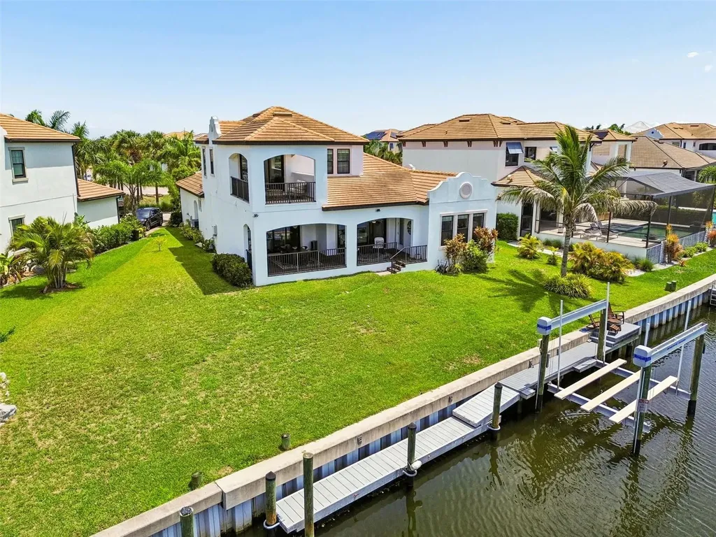 3036 Christophers Watch Lane Ruskin FL 33570
