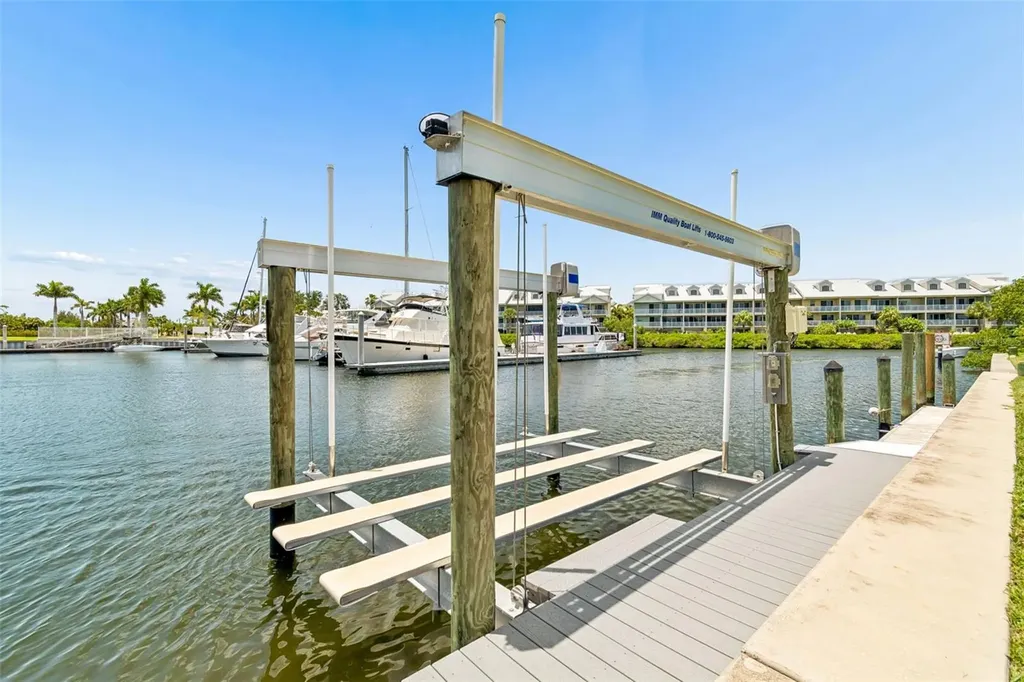 3036 Christophers Watch Lane Ruskin FL 33570