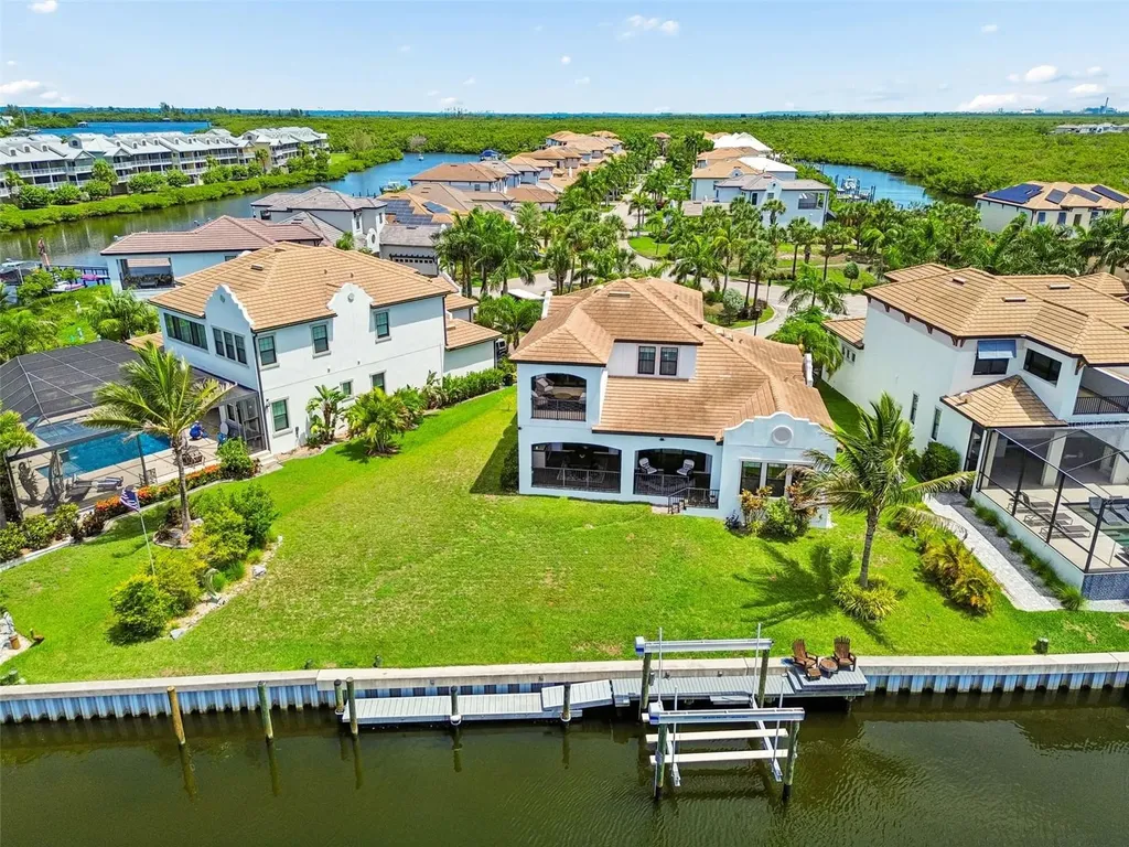 3036 Christophers Watch Lane Ruskin FL 33570