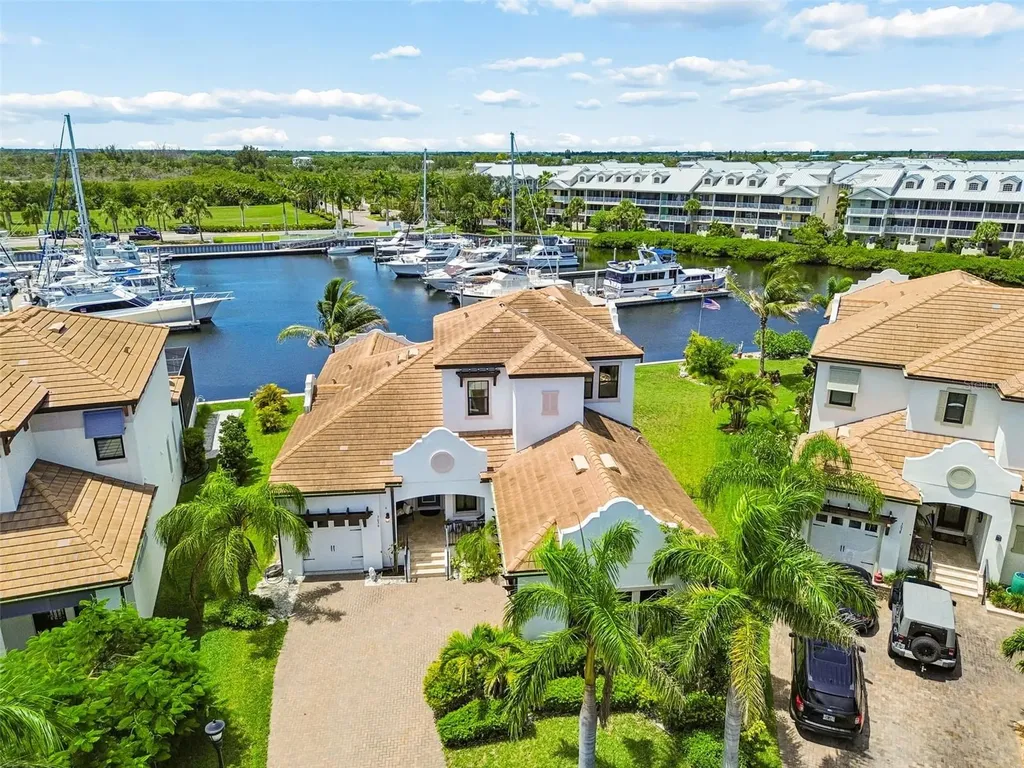 3036 Christophers Watch Lane Ruskin FL 33570