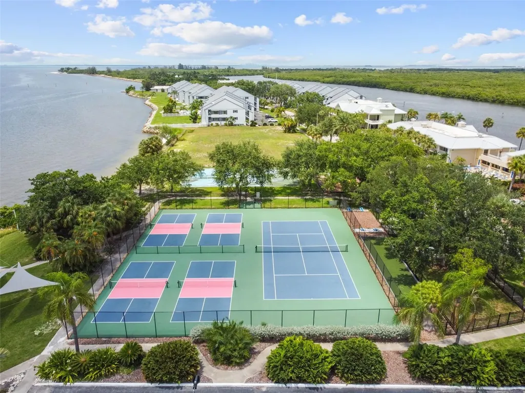 3036 Christophers Watch Lane Ruskin FL 33570