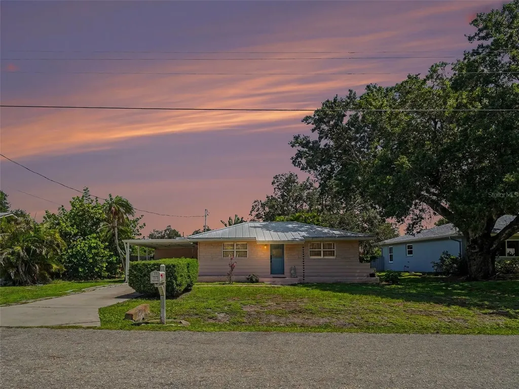 3035 Hillview Street Sarasota FL 34239