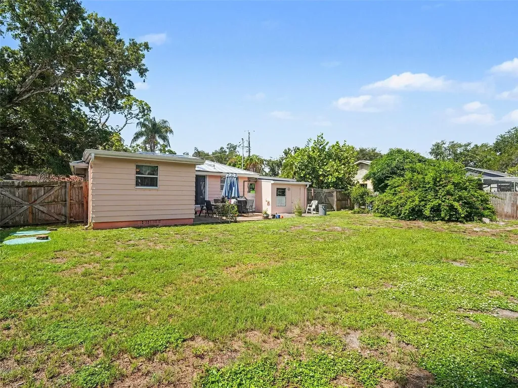 3035 Hillview Street Sarasota FL 34239