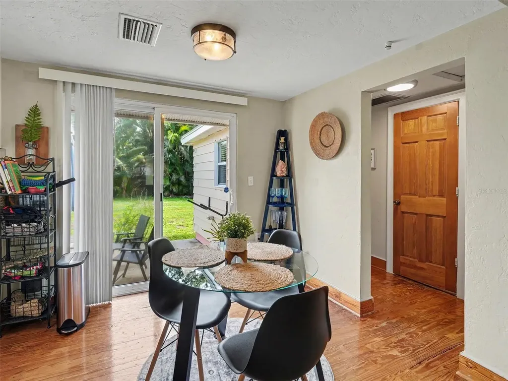 3035 Hillview Street Sarasota FL 34239