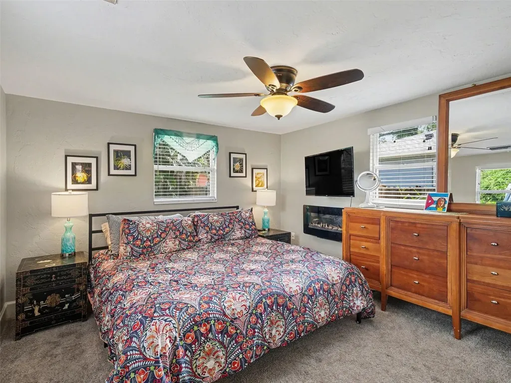 3035 Hillview Street Sarasota FL 34239
