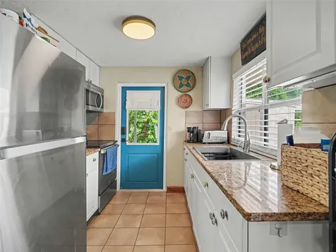 3035 Hillview Street Sarasota FL 34239