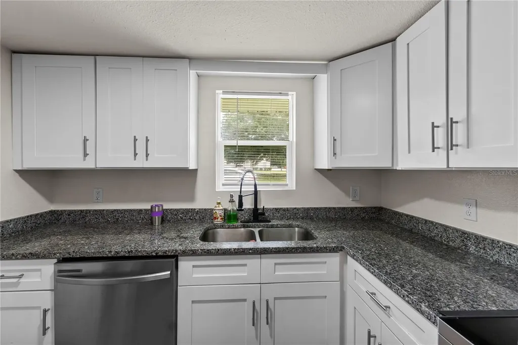 204 Pine Avenue Polk City FL 33868