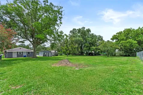 204 Pine Avenue Polk City FL 33868