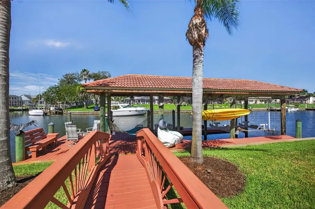 8 Old Oak Drive N Palm Coast FL 32137