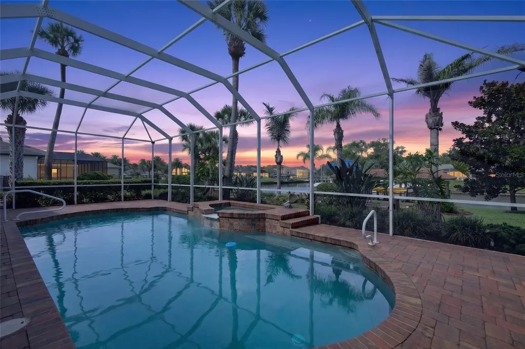 8 Old Oak Drive N Palm Coast FL 32137