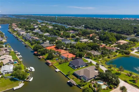 8 Old Oak Drive N Palm Coast FL 32137