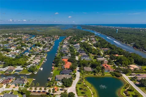 8 Old Oak Drive N Palm Coast FL 32137