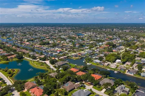 8 Old Oak Drive N Palm Coast FL 32137