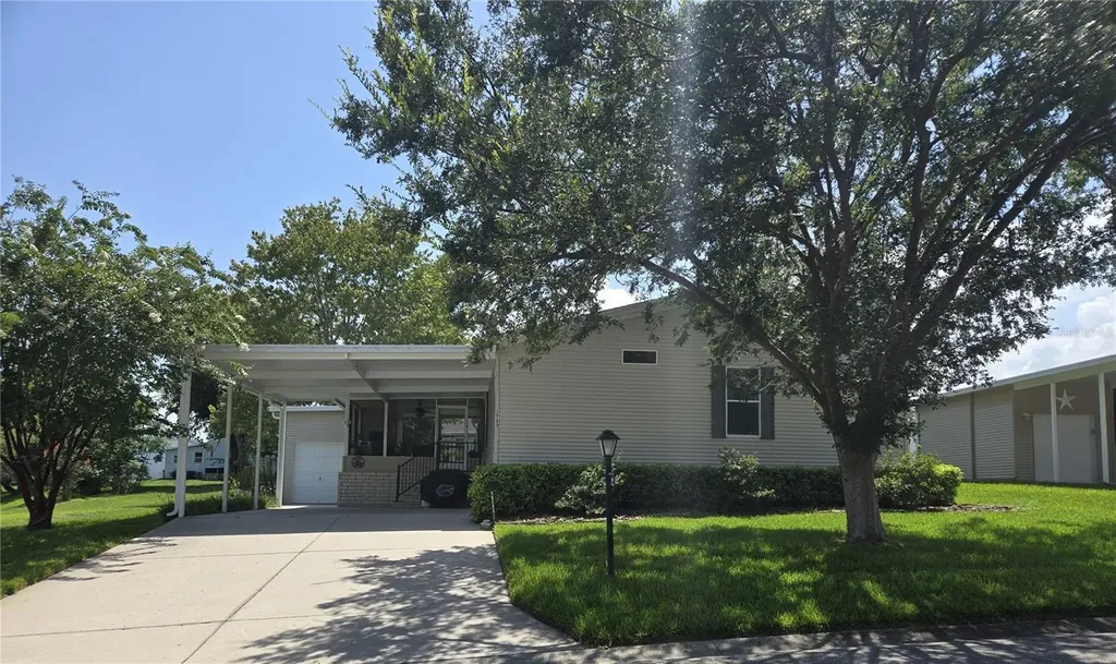 2723 Lake Grassmere Circle Zellwood FL 32798