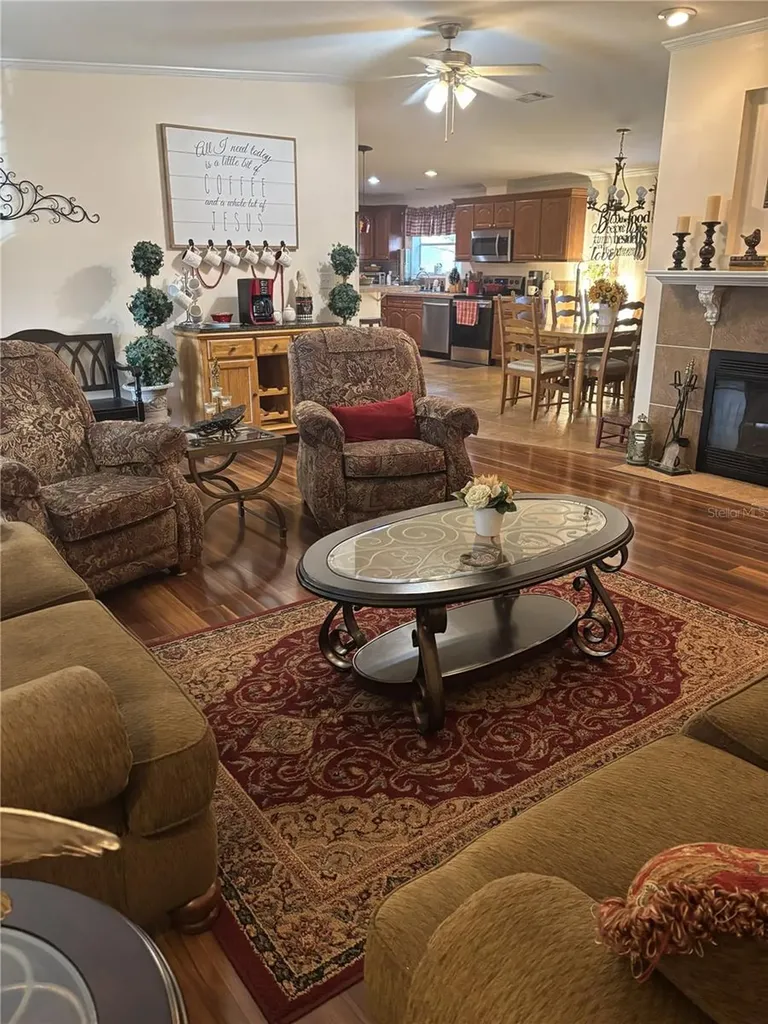 2723 Lake Grassmere Circle Zellwood FL 32798