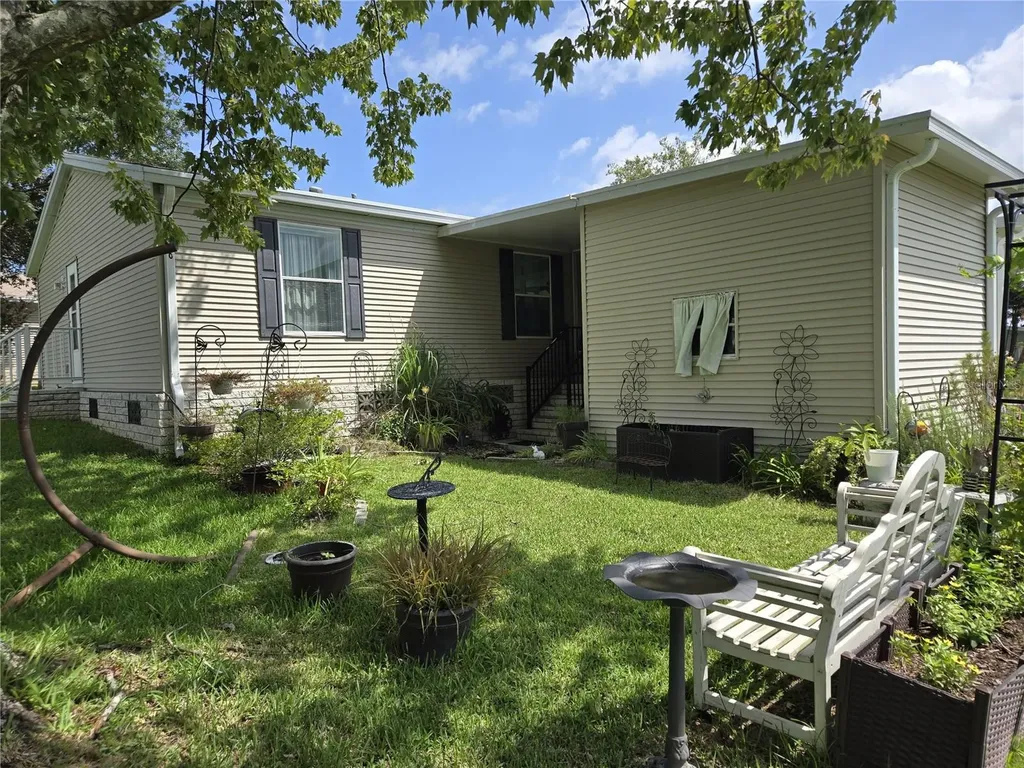 2723 Lake Grassmere Circle Zellwood FL 32798